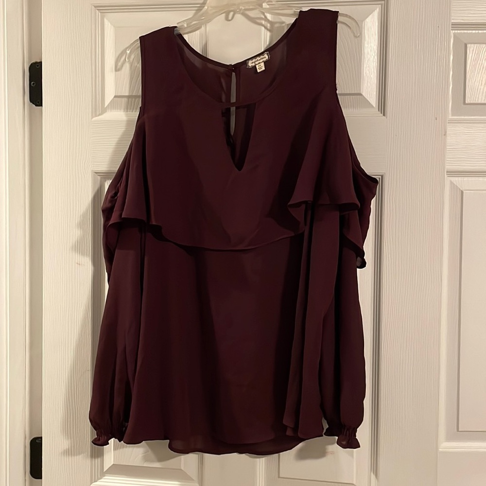 Eyeshadow 2X maroon top